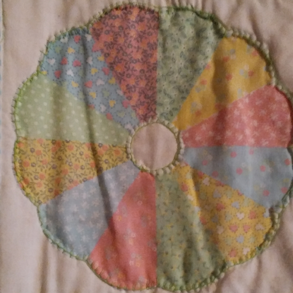 Handmade quilt - Picture 2 of 7
